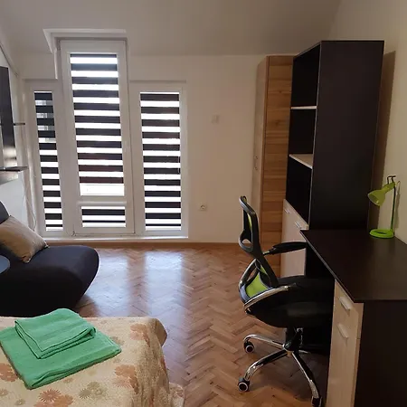 Comfortable In The Centre *
